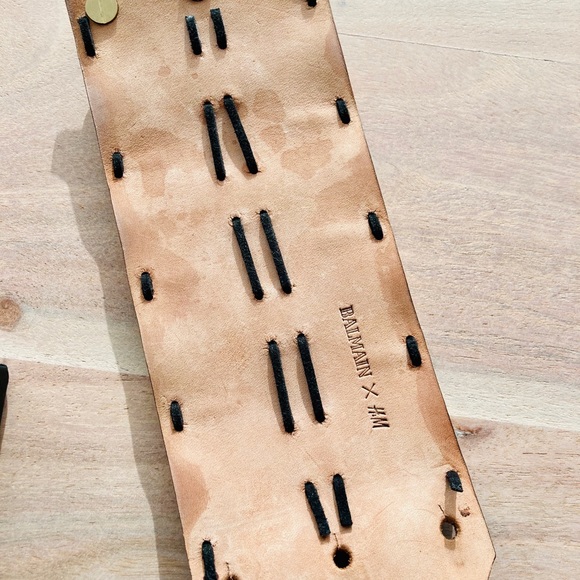 Balmain X H&M Gold Suede Cuff original packaging - Picture 5 of 6